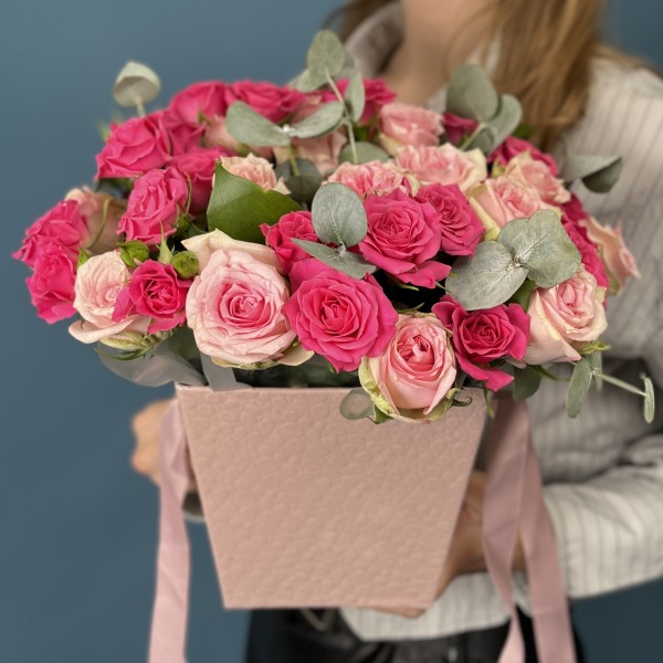 Коробка малиновых роз Глория с Судоку